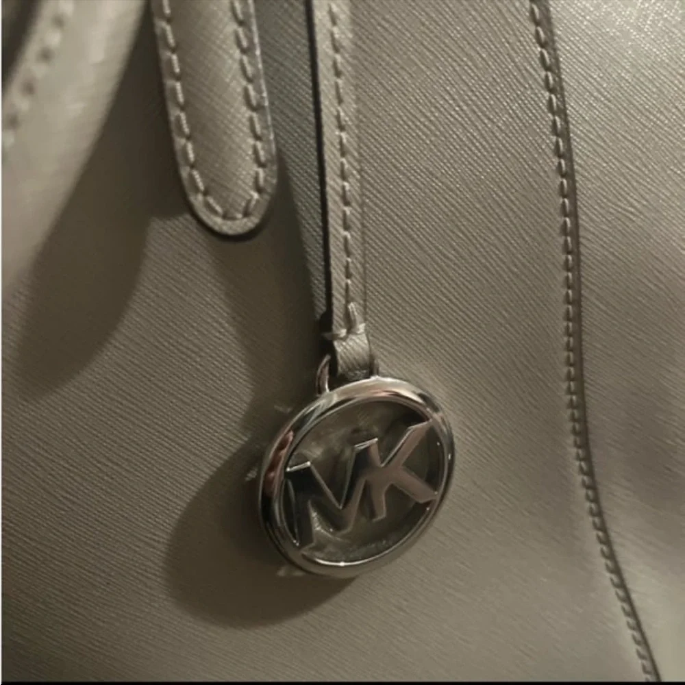 MICHAEL KORS Ciara Satchel Crossbody Handbag Gray/Cement - Picture 9 of 10
